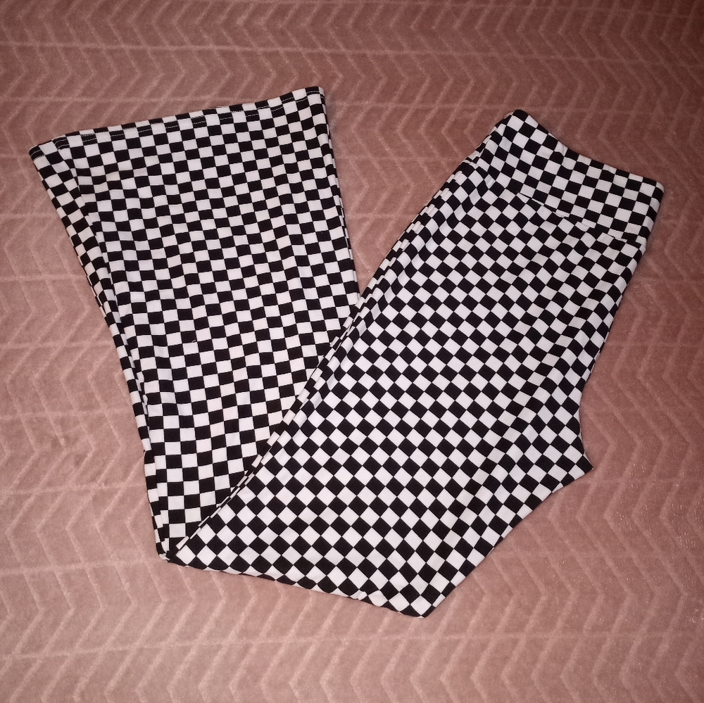 No Boundaries checkered flared pants Size: L (11-13)